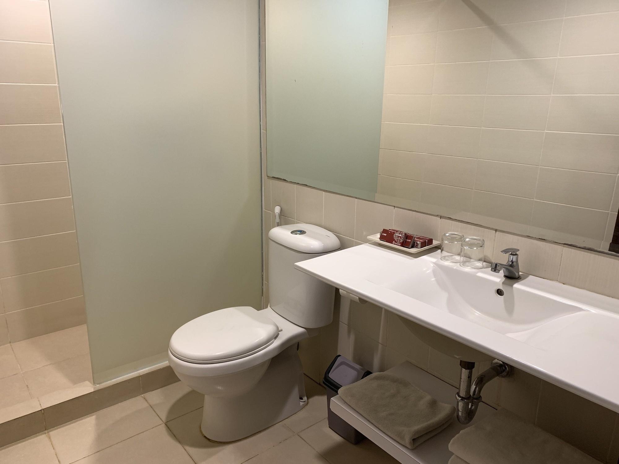 Ameera Hotel Pekanbaru Buitenkant foto