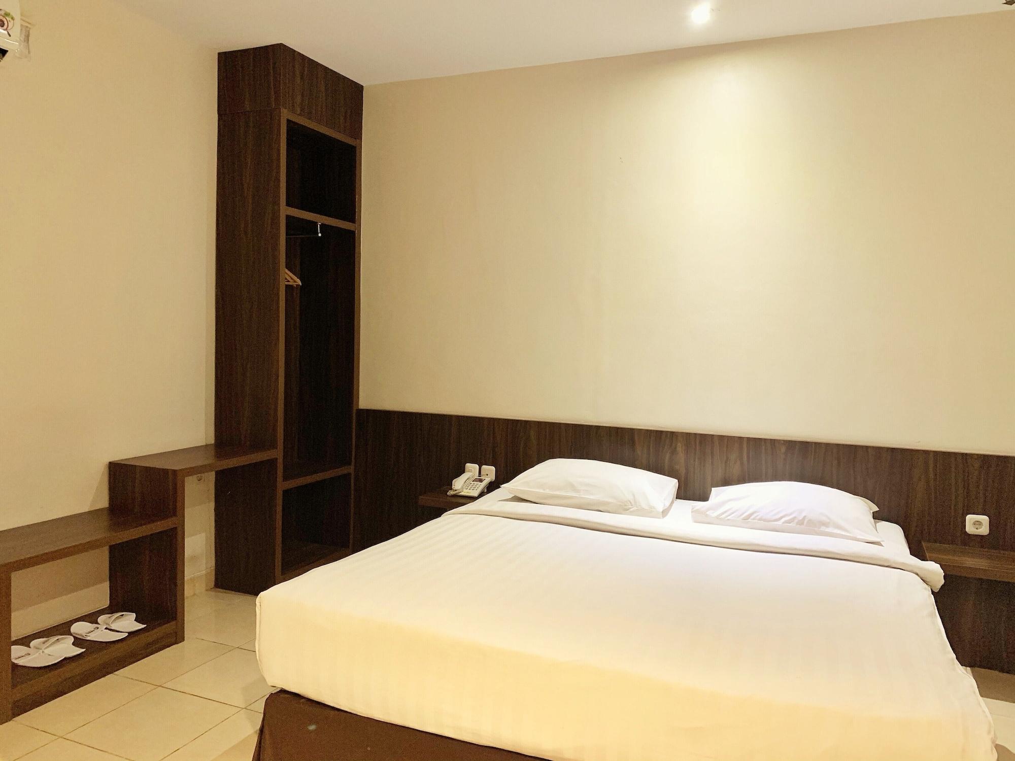 Ameera Hotel Pekanbaru Buitenkant foto